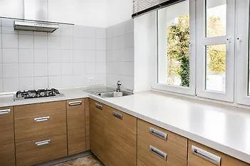 Accommodo Solidarity One Bedroom Condo *